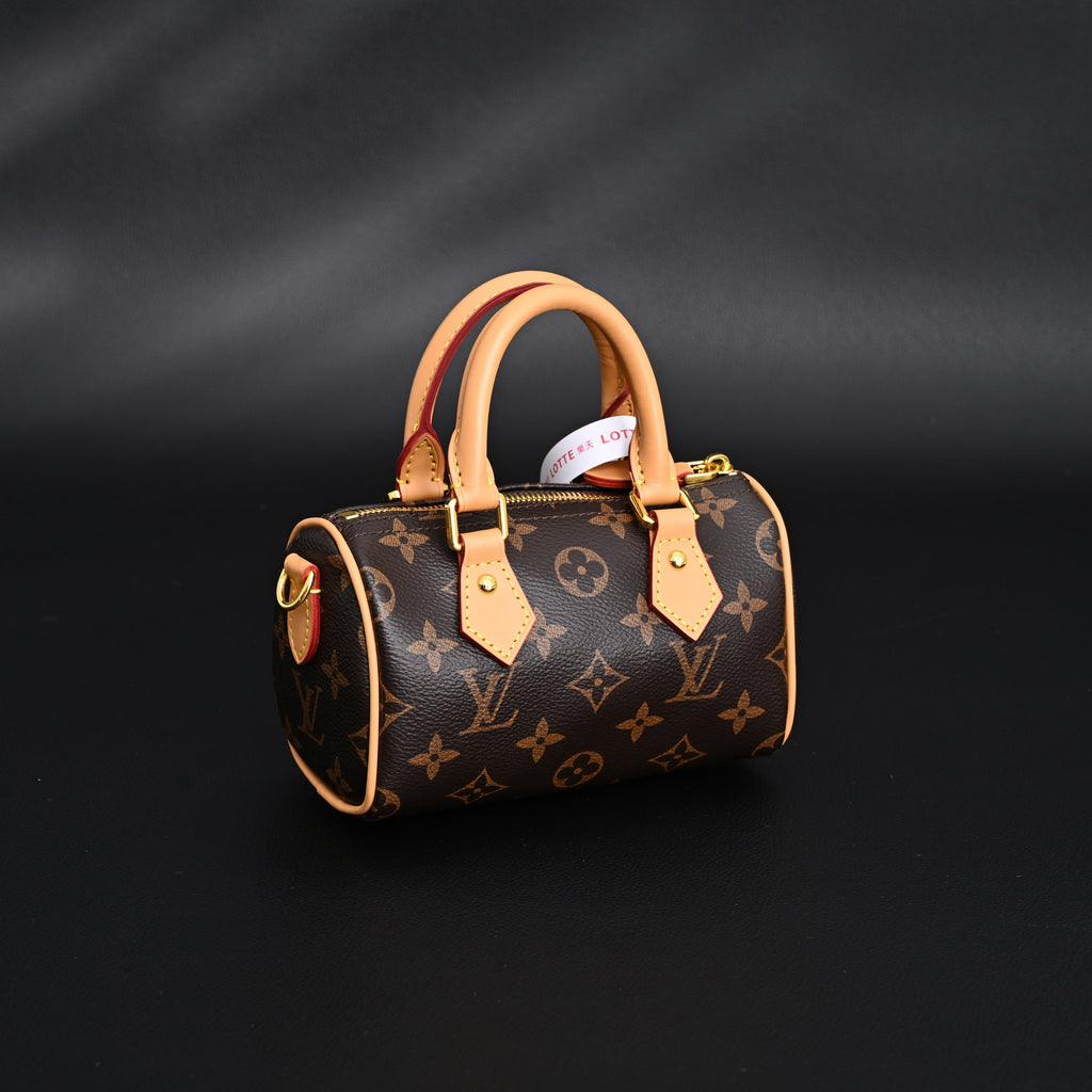 louis-vuitton-speedy-25-monogram-canvas-handbag Handle