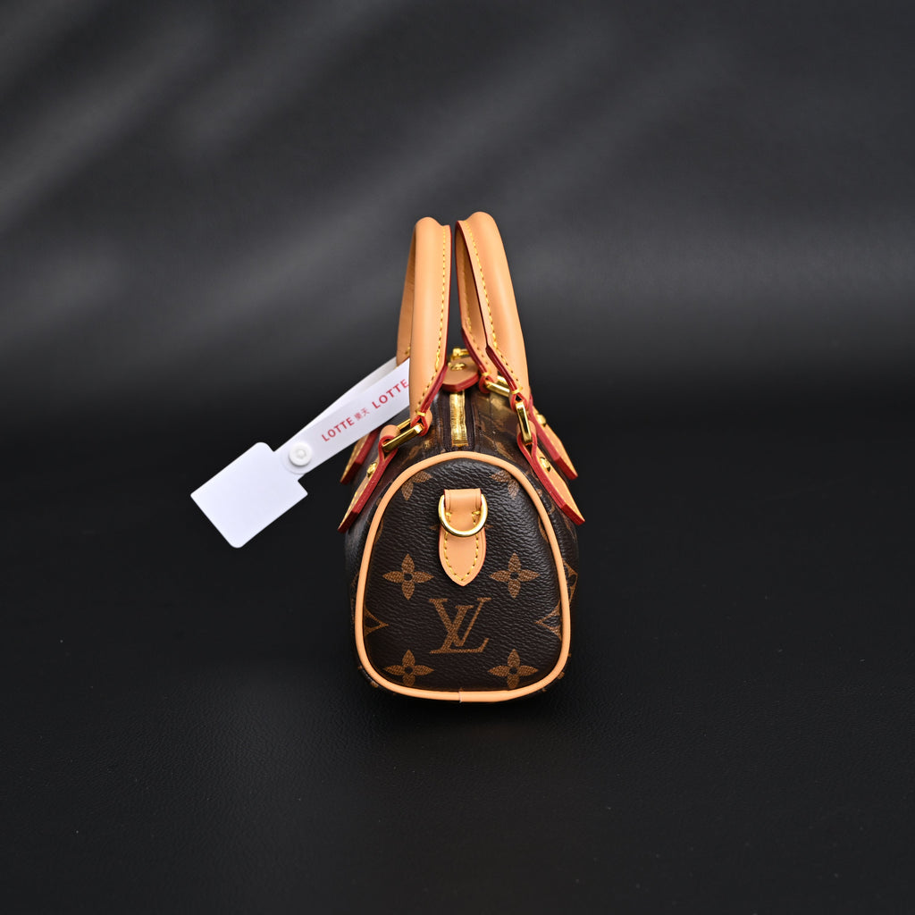 louis-vuitton-speedy-25-monogram-canvas-handbag Handle