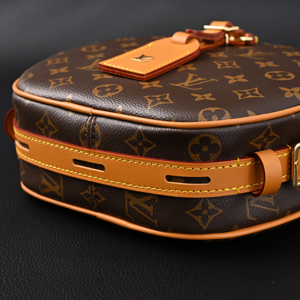 louis-vuitton-boite-chapeau-souple-mm-monogram-canvas Crossbody