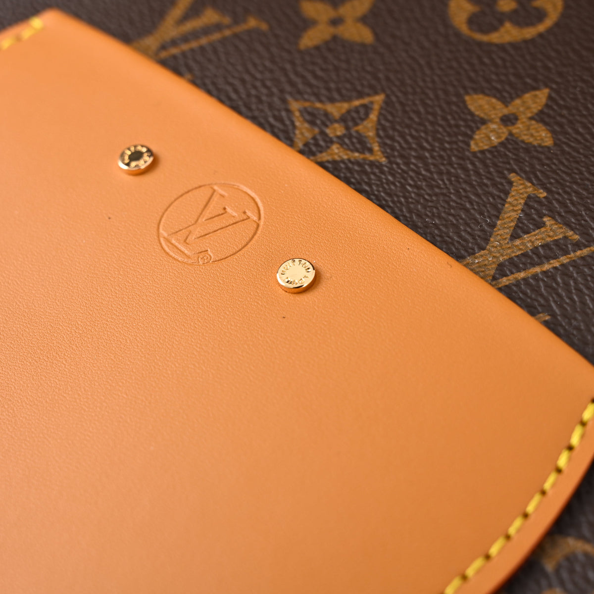 louis-vuitton-boite-chapeau-souple-mm-monogram-canvas Crossbody