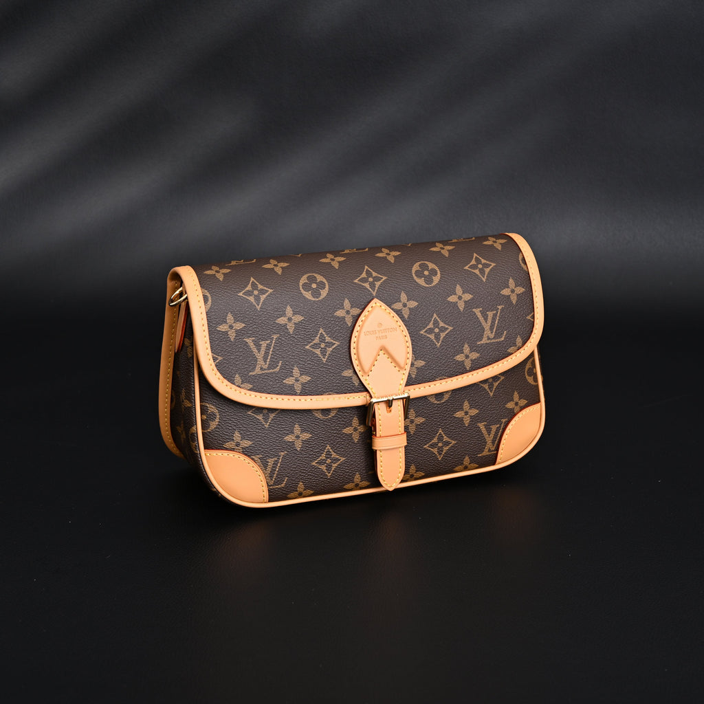 louis-vuitton-croissant-bag-monogram-canvas Shoulder