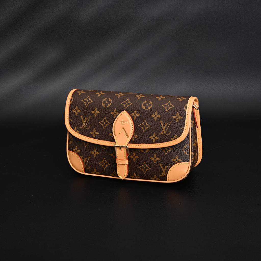 louis-vuitton-croissant-bag-monogram-canvas Shoulder
