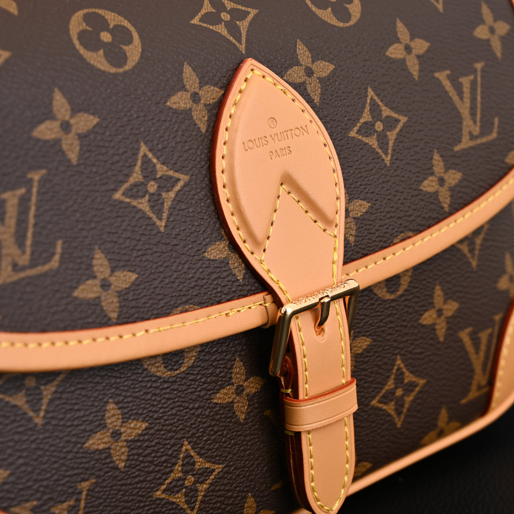 louis-vuitton-croissant-bag-monogram-canvas Shoulder