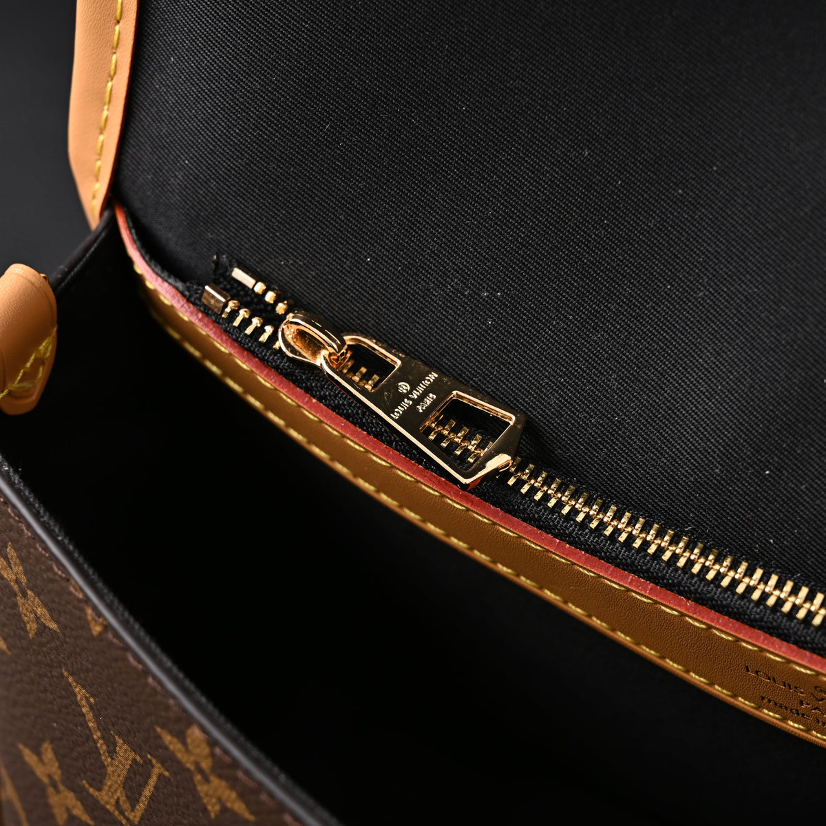 louis-vuitton-croissant-bag-monogram-canvas Shoulder
