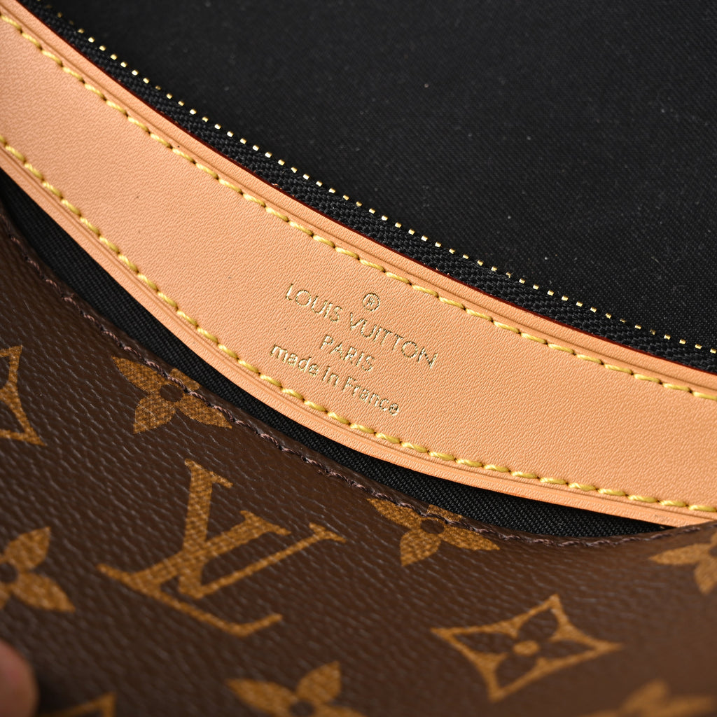 louis-vuitton-croissant-bag-monogram-canvas Shoulder