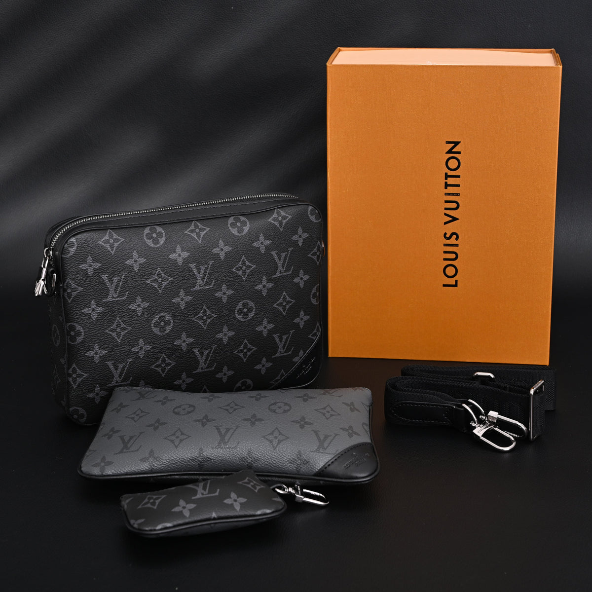 louis-vuitton-discovery-pochette-mm-monogram-eclipse Handle