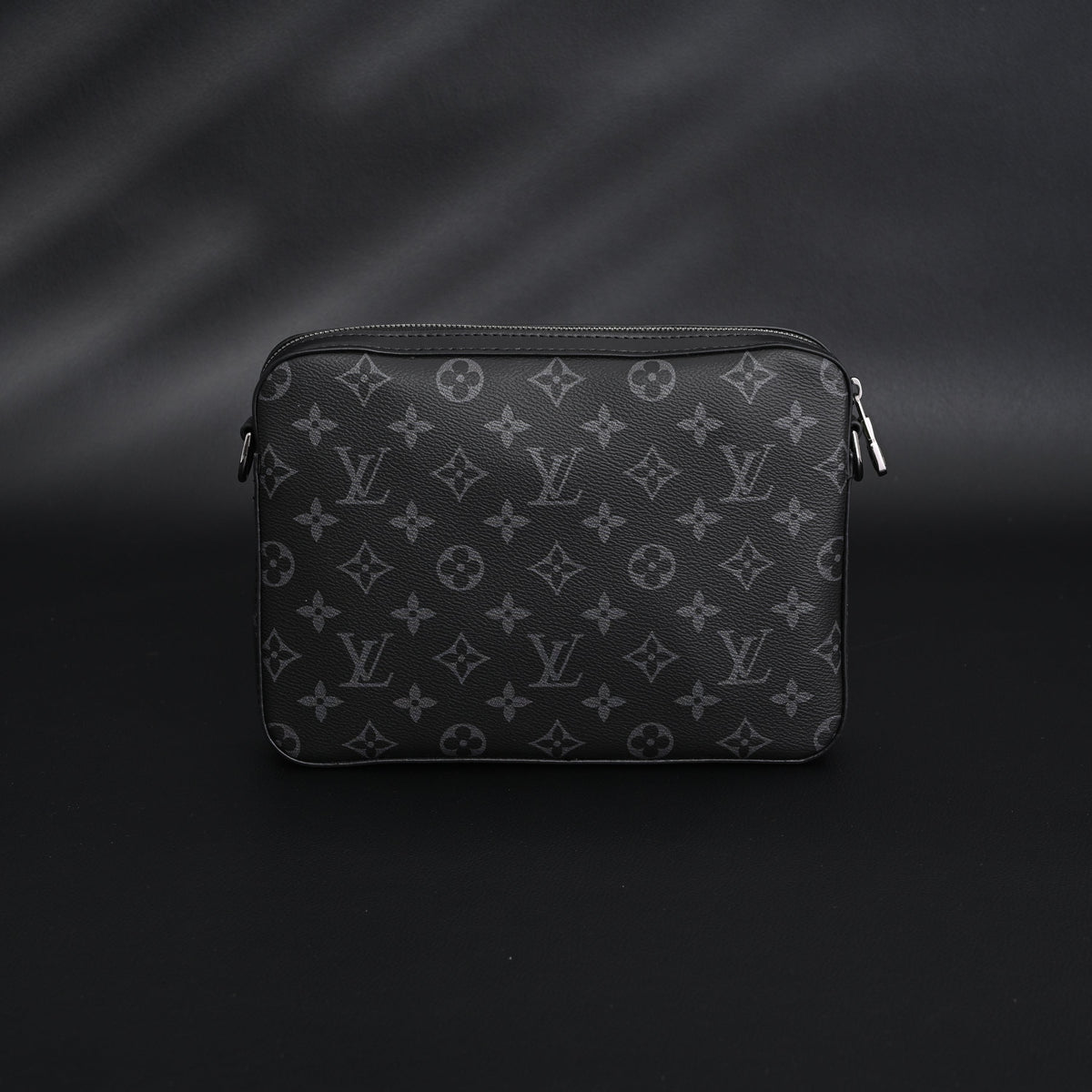 louis-vuitton-discovery-pochette-mm-monogram-eclipse Handle