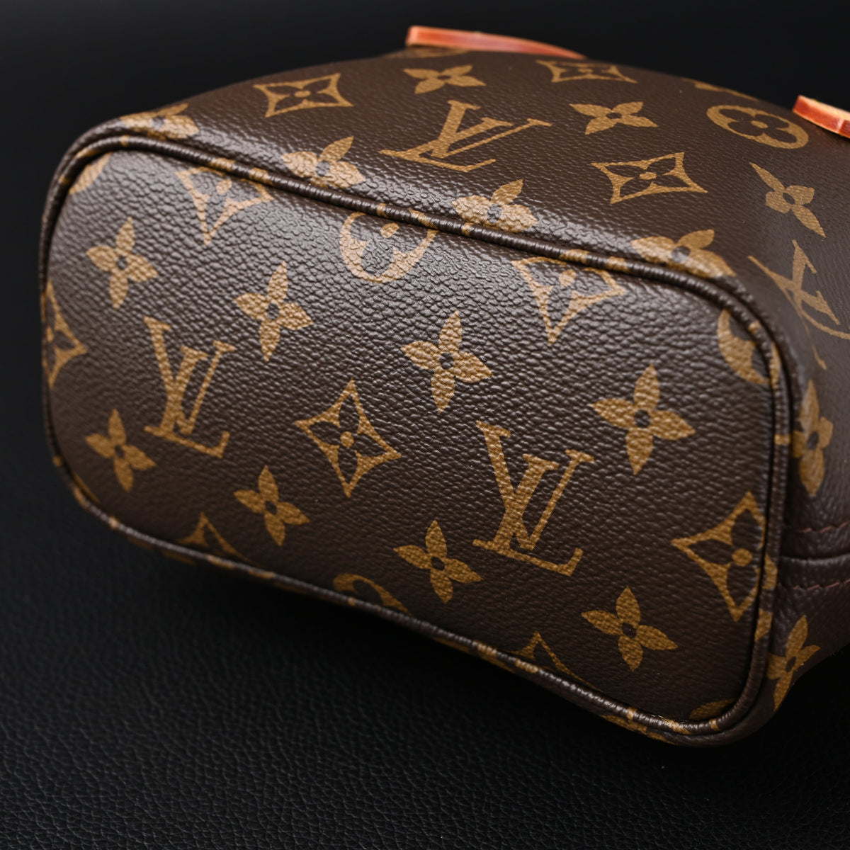 louis-vuitton-neonoe-bb-bucket-bag-monogram-canvas-with-removable-coin-purse Handle