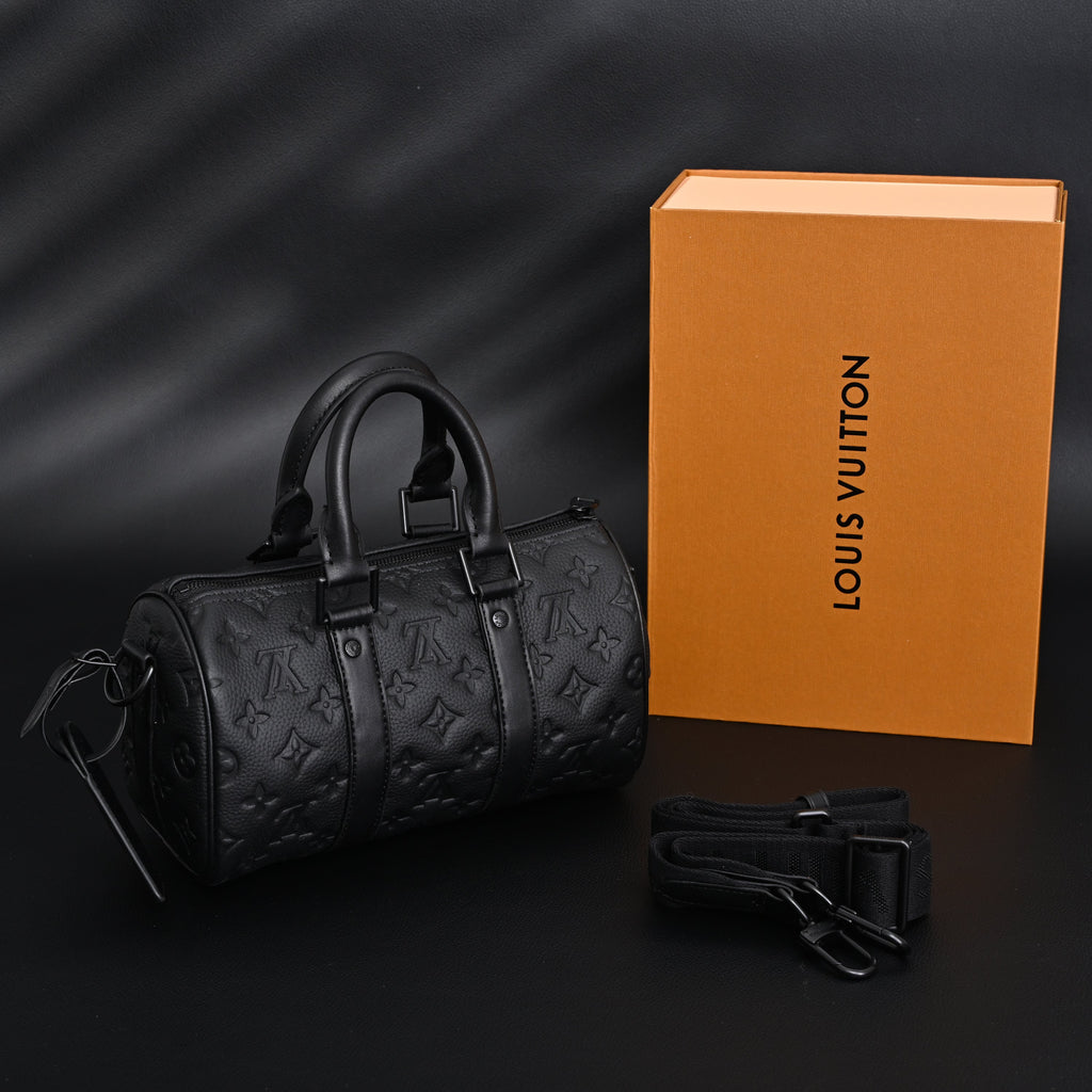 louis-vuitton-keepall-bandouliere-50-monogram-shadow-black-leather Handle