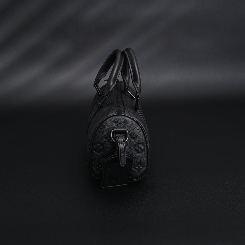 louis-vuitton-keepall-bandouliere-50-monogram-shadow-black-leather Handle
