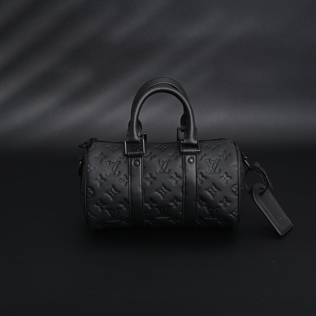 louis-vuitton-keepall-bandouliere-50-monogram-shadow-black-leather Handle