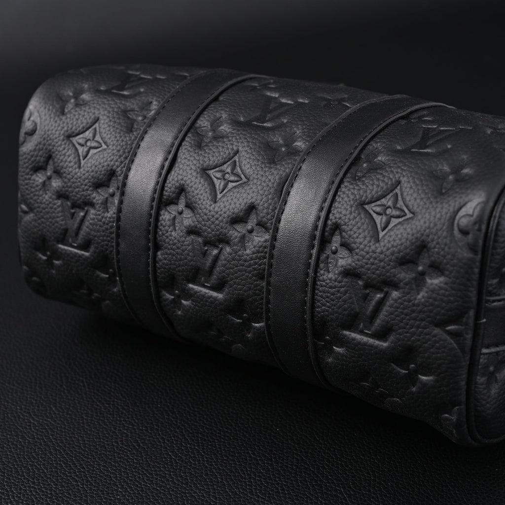 louis-vuitton-keepall-bandouliere-50-monogram-shadow-black-leather Handle