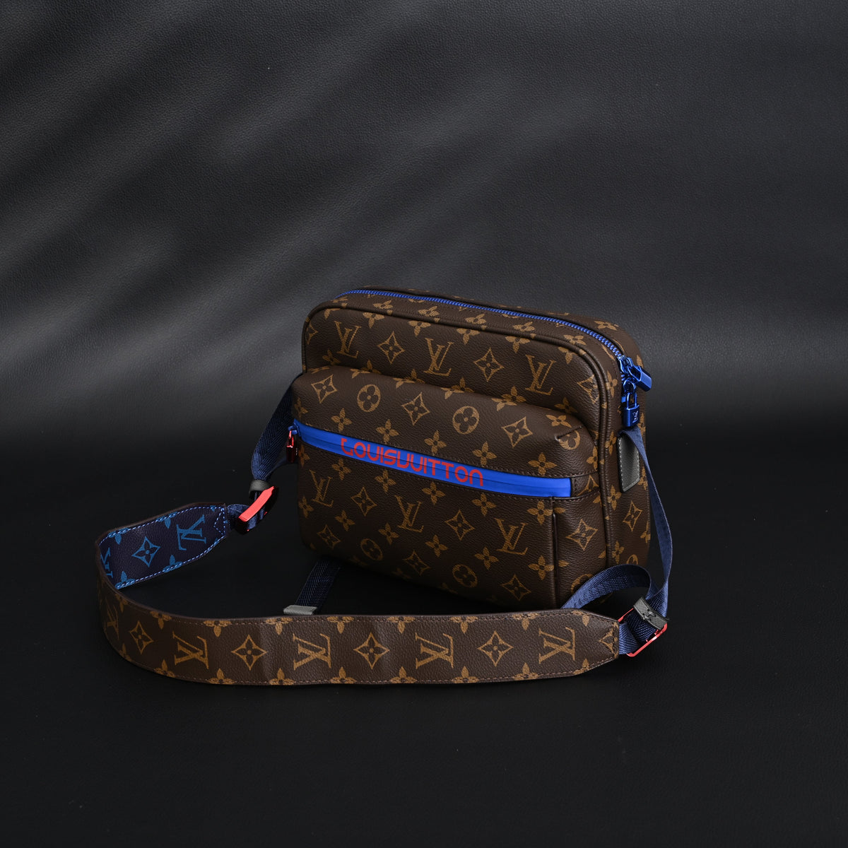 louis-vuitton-trio-messenger-bag-monogram-canvas-with-blue-strap Crossbody
