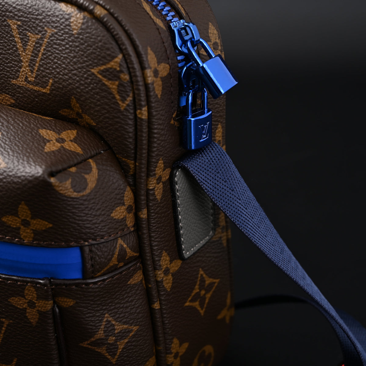 louis-vuitton-trio-messenger-bag-monogram-canvas-with-blue-strap Crossbody