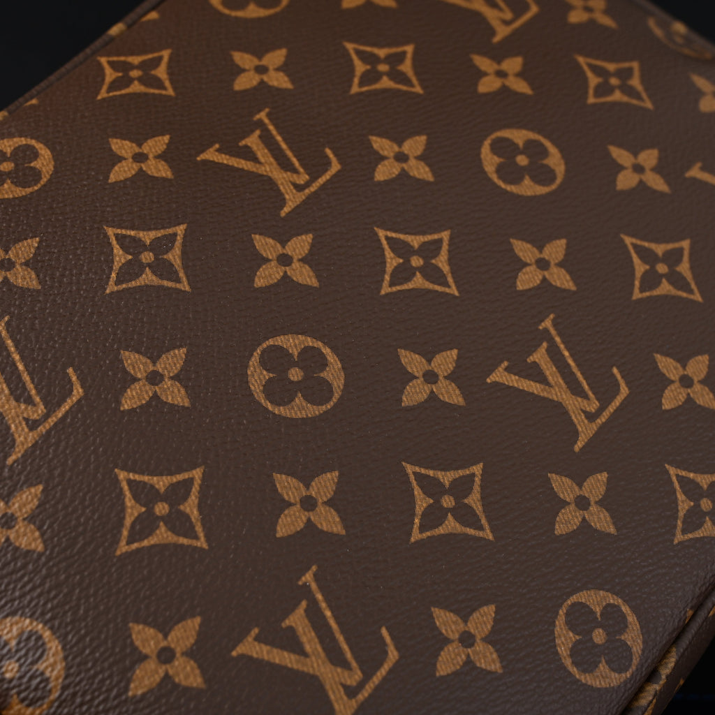louis-vuitton-trio-messenger-bag-monogram-canvas-with-blue-strap Crossbody
