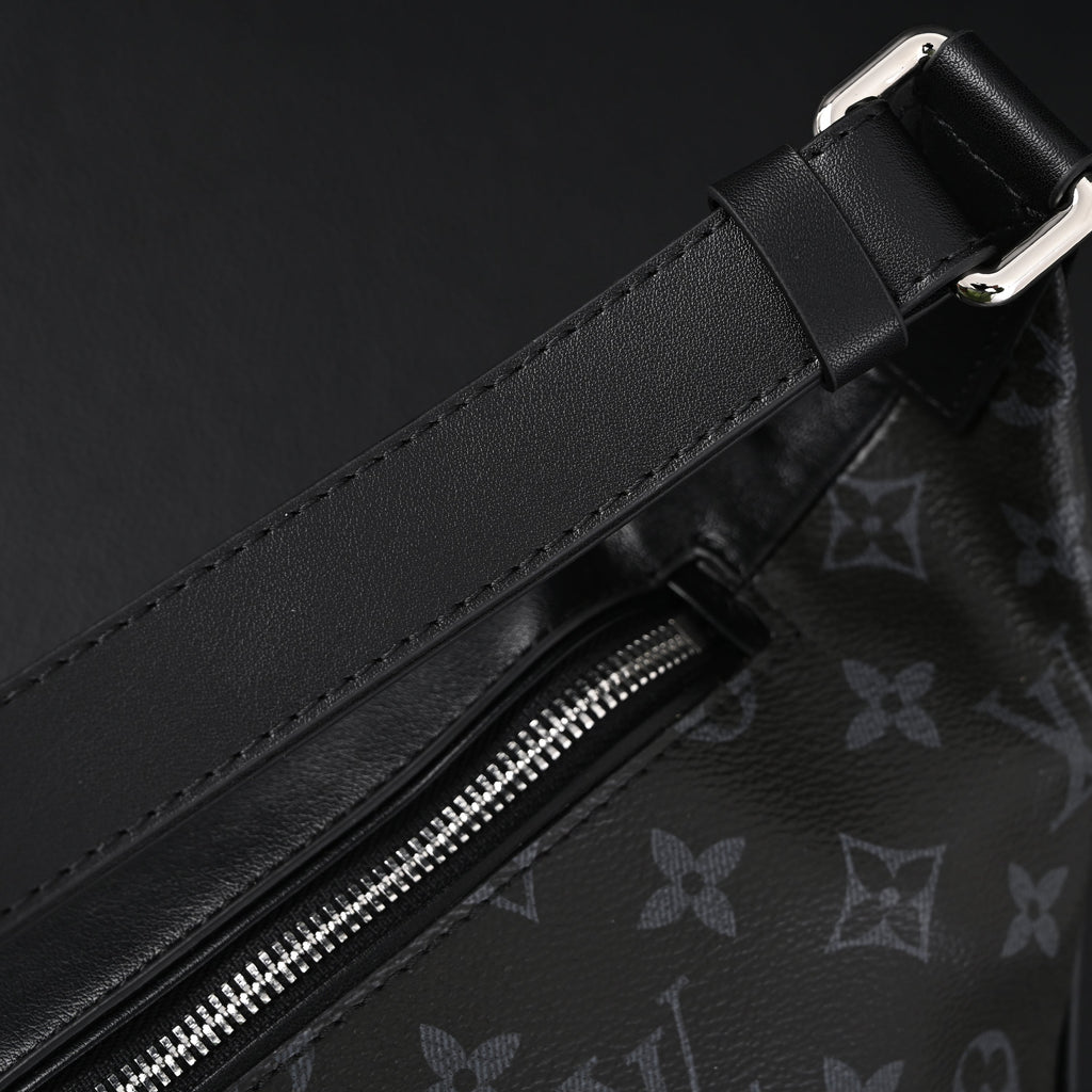louis-vuitton-discovery-bumbag-monogram-eclipse Crossbody