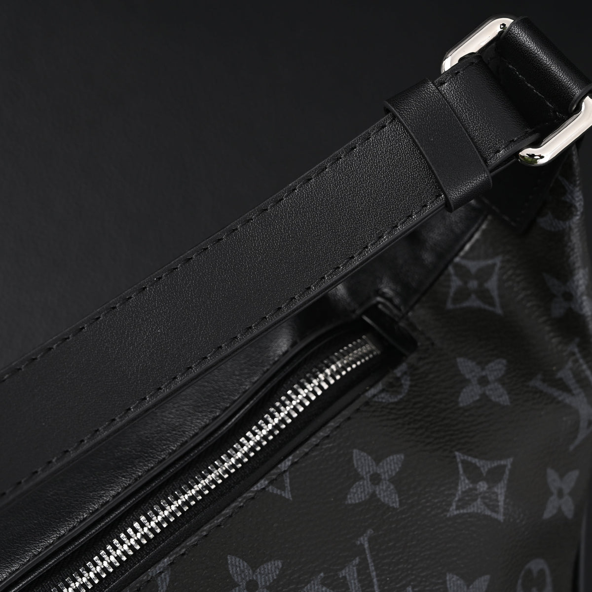 louis-vuitton-discovery-bumbag-monogram-eclipse Crossbody