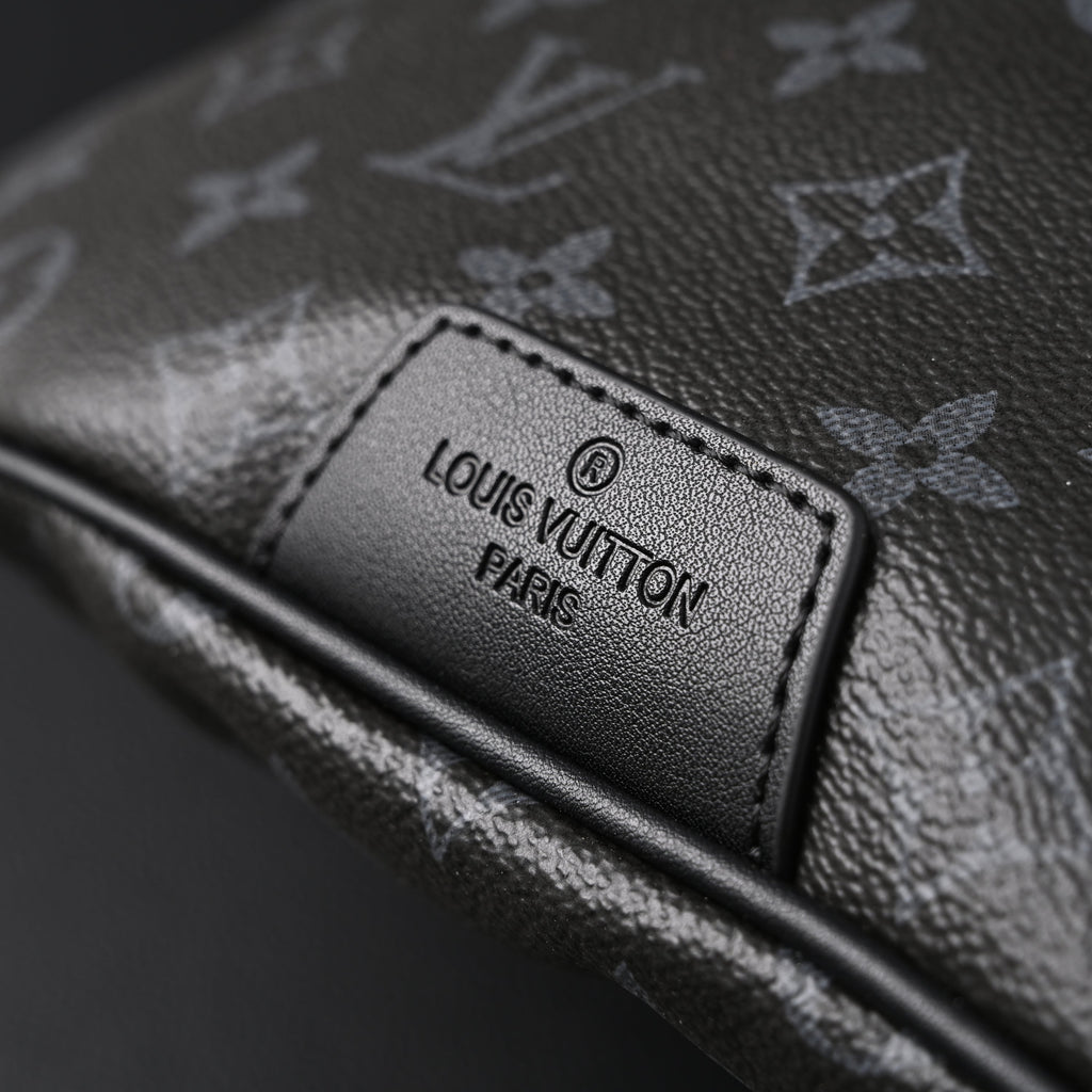 louis-vuitton-discovery-bumbag-monogram-eclipse Crossbody