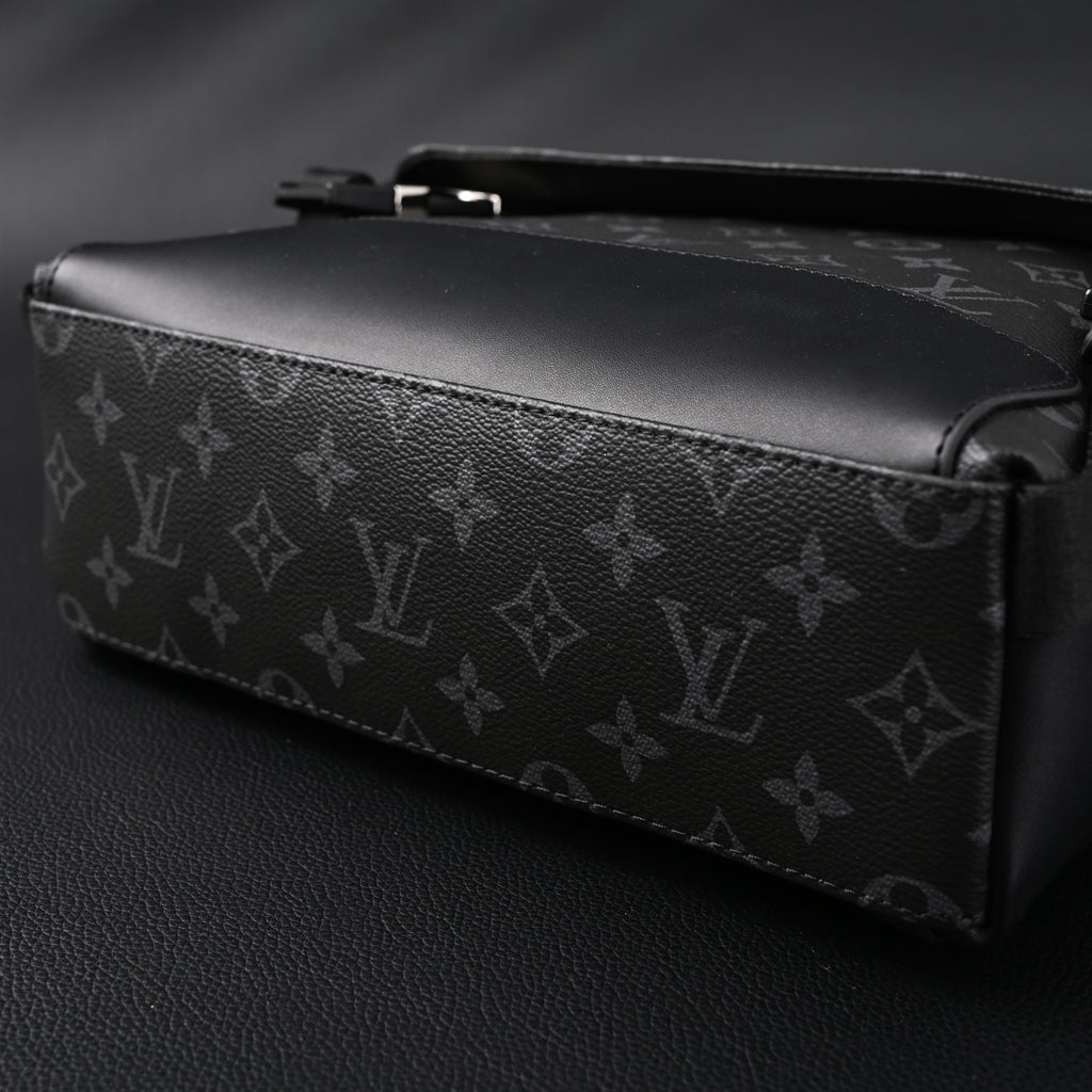louis-vuitton-messenger-bag-monogram-eclipse-canvas Shoulder