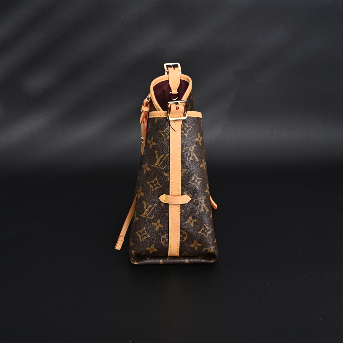 louis-vuitton-neo-noe-bucket-bag-monogram-canvas-with-bordeaux-interior Tote