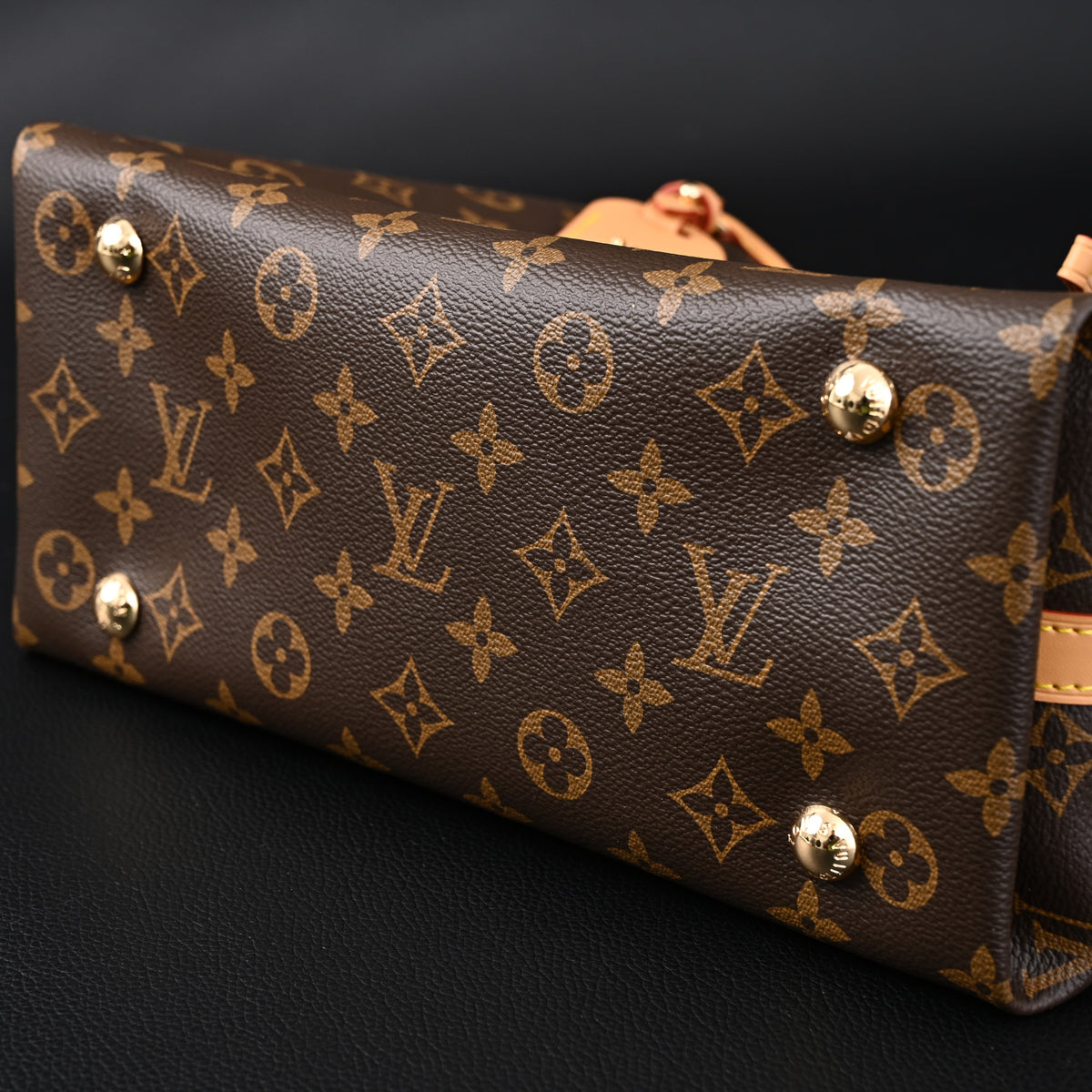 louis-vuitton-neo-noe-bucket-bag-monogram-canvas-with-bordeaux-interior Tote