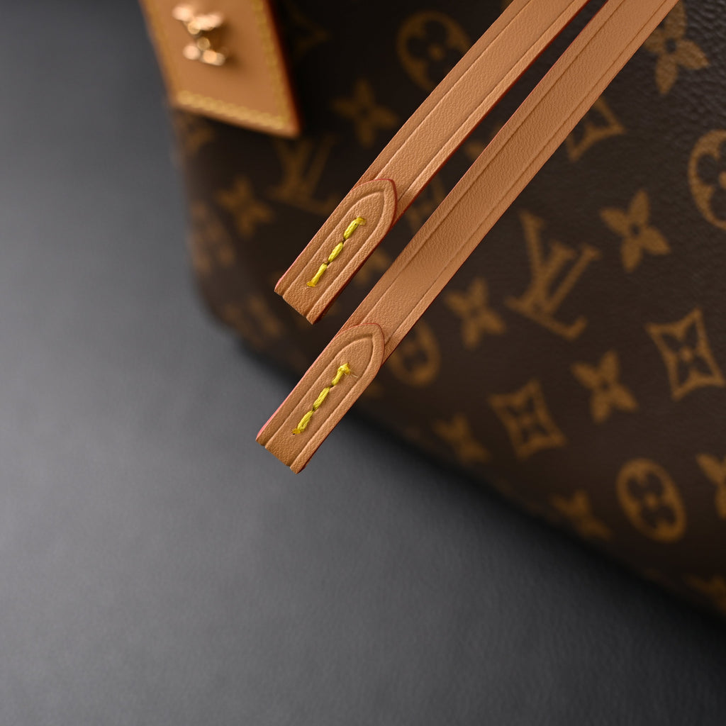 louis-vuitton-neo-noe-bucket-bag-monogram-canvas-with-bordeaux-interior Tote