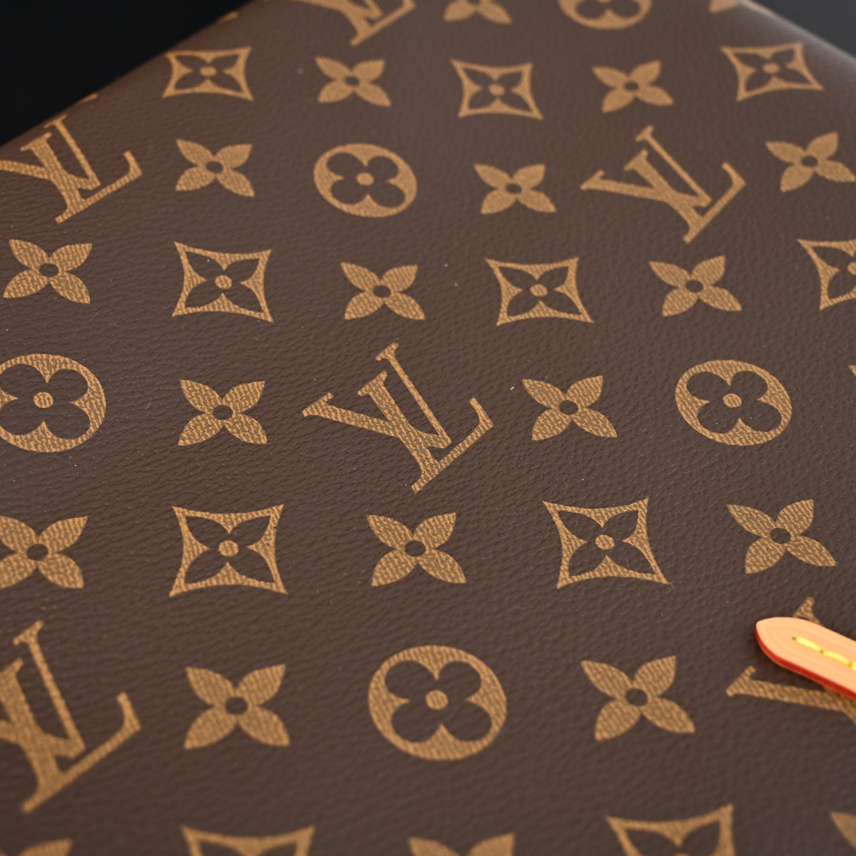 louis-vuitton-neo-noe-bucket-bag-monogram-canvas-with-bordeaux-interior Tote