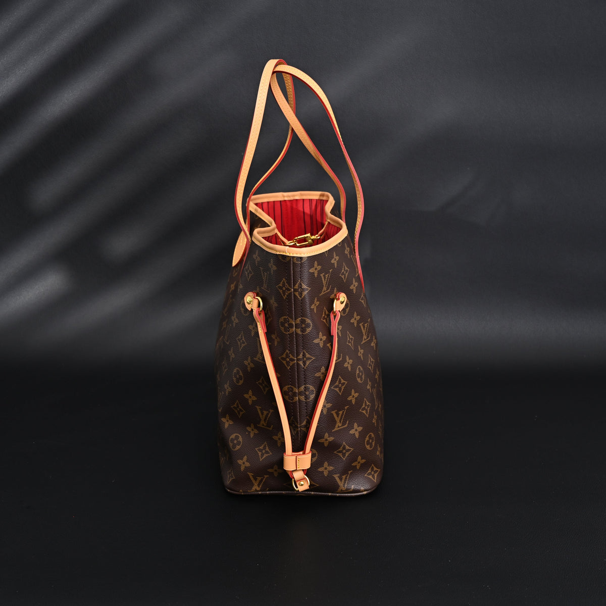 louis-vuitton-neverfull-mm-tote-bag-monogram-canvas-with-red-interior Tote