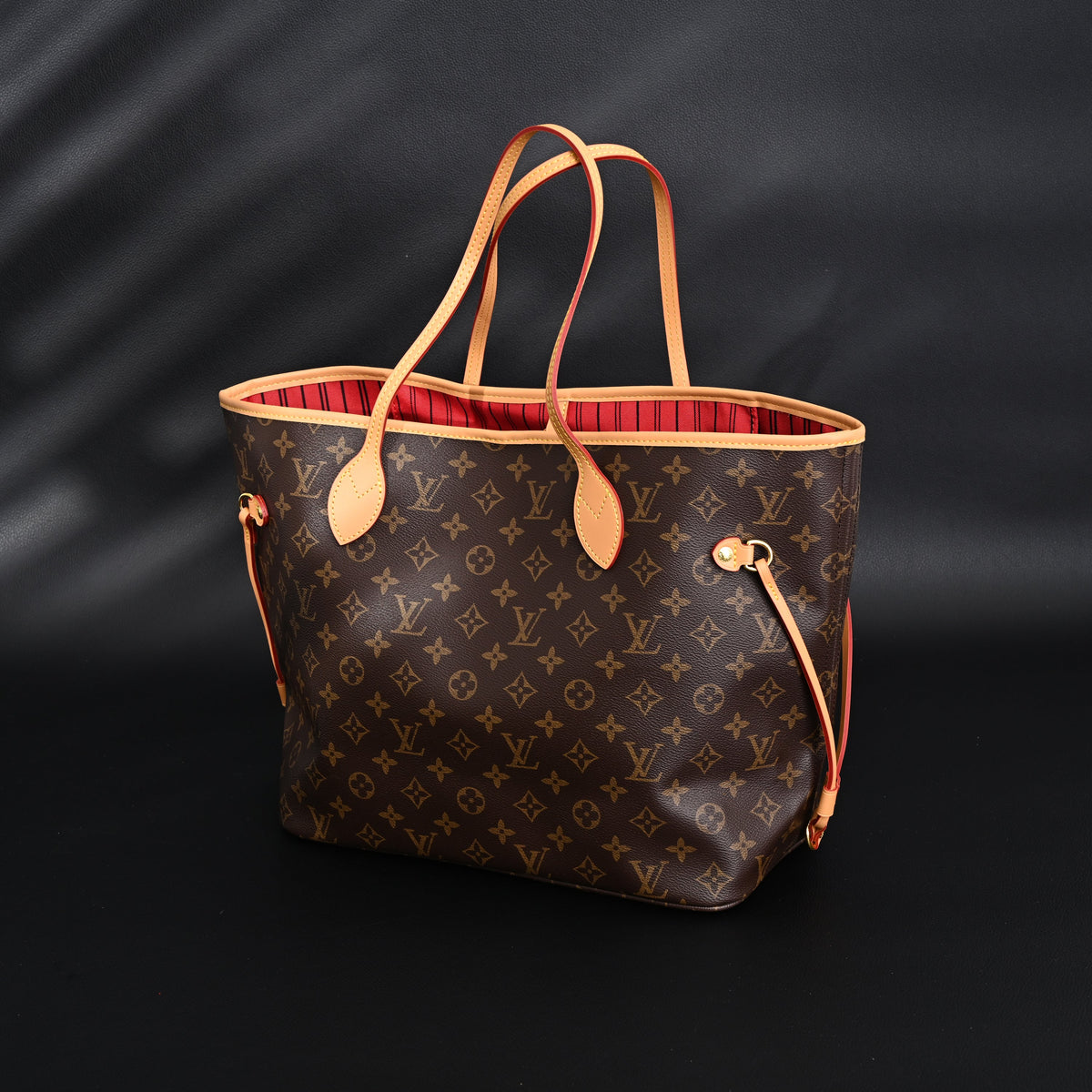 louis-vuitton-neverfull-mm-tote-bag-monogram-canvas-with-red-interior Tote