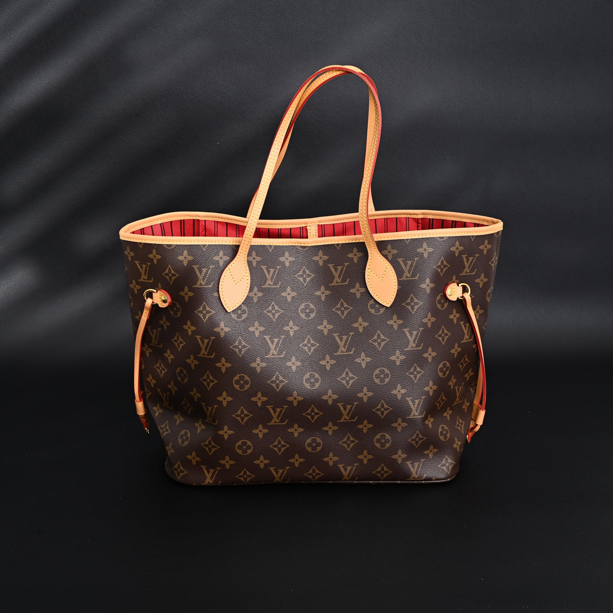 louis-vuitton-neverfull-mm-tote-bag-monogram-canvas-with-red-interior Tote