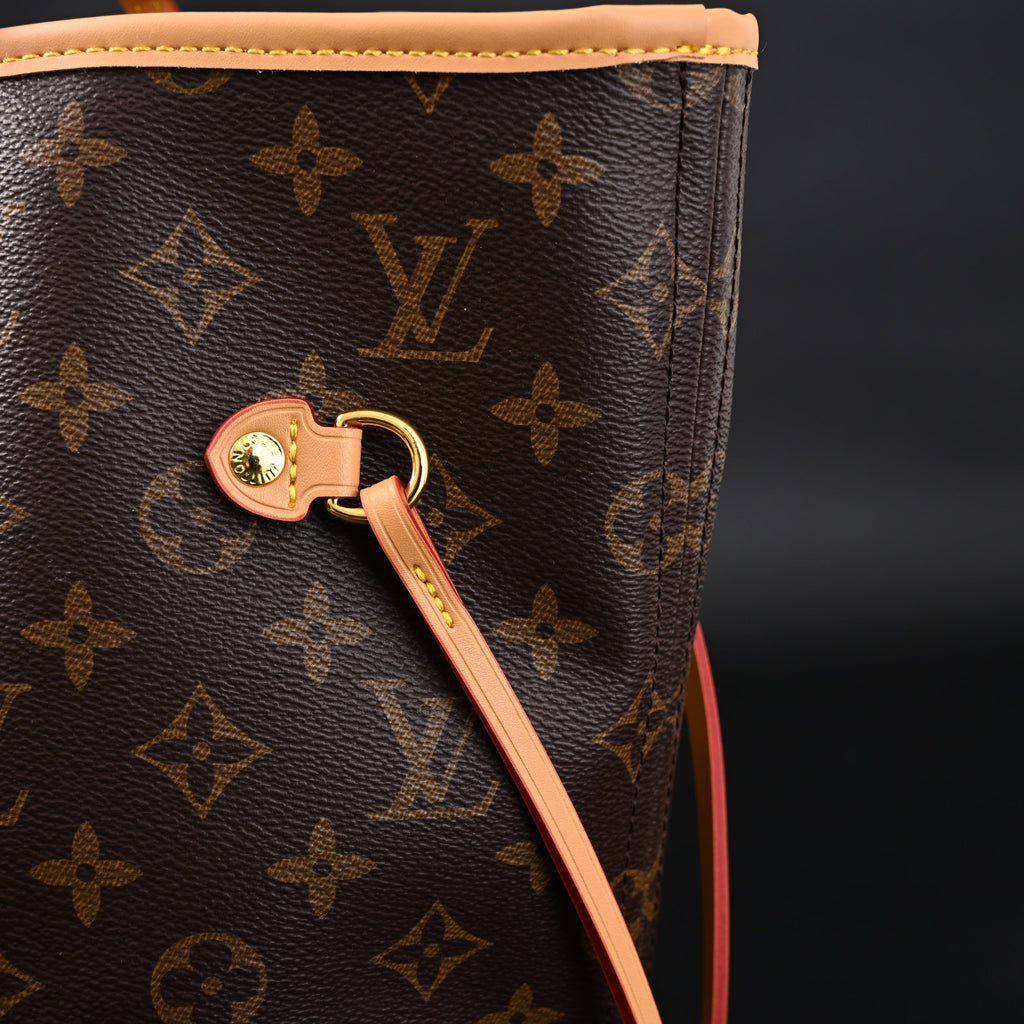 louis-vuitton-neverfull-mm-tote-bag-monogram-canvas-with-red-interior Tote