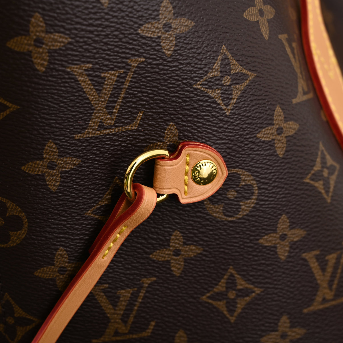 louis-vuitton-neverfull-mm-tote-bag-monogram-canvas-with-red-interior Tote