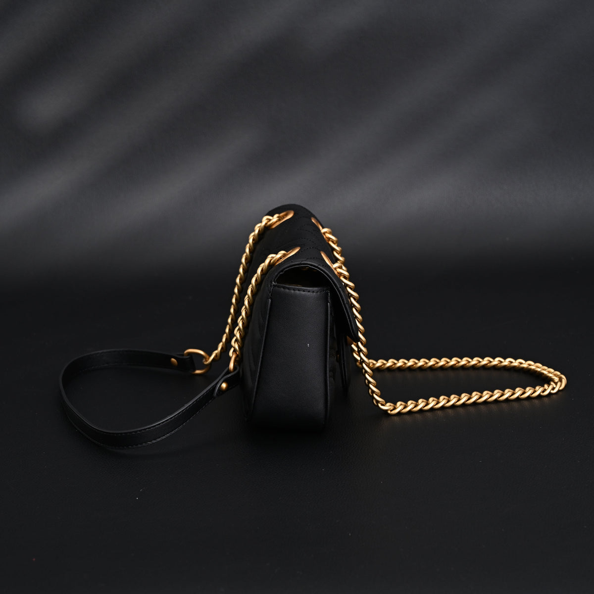gucci-gg-marmont-small-matelasse-shoulder-bag-black-leather-with-gold-hardware Shoulder