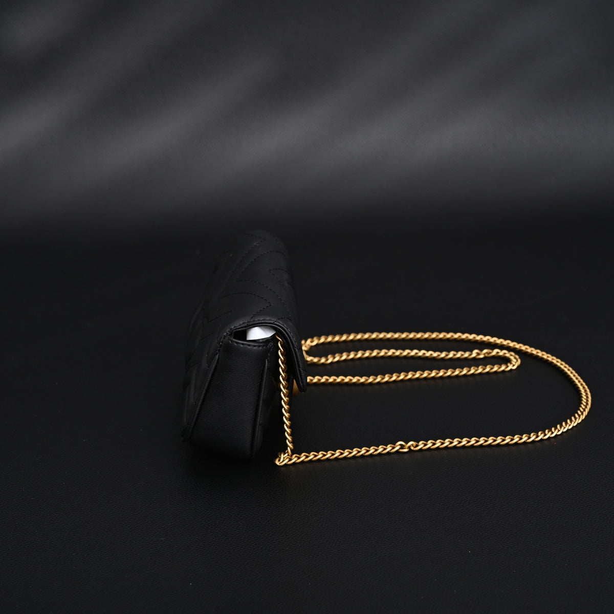 gucci-gg-marmont-matelasse-mini-shoulder-bag-black-leather-with-gold-chain Crossbody