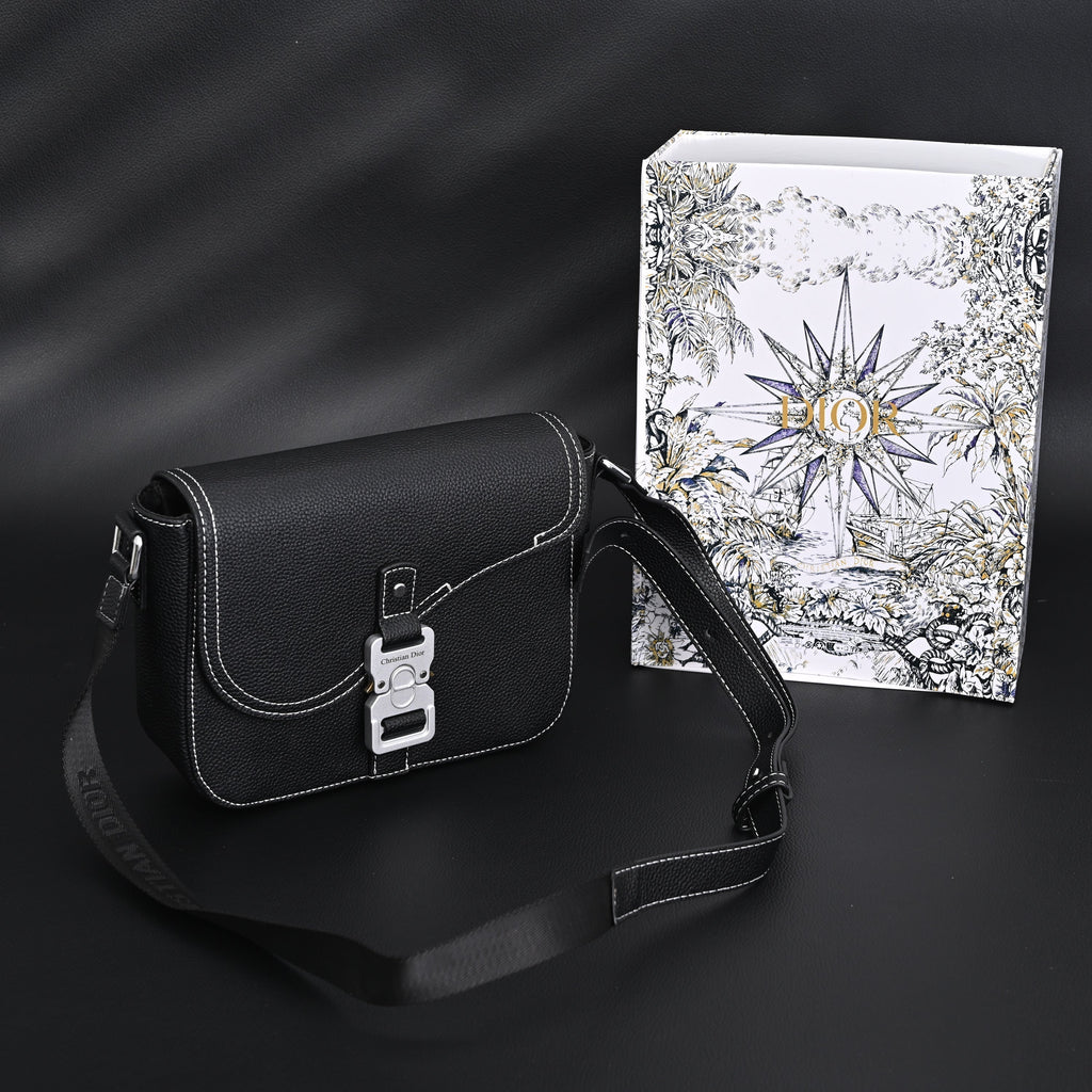dior-saddle-crossbody-bag-black-grained-calfskin-with-silver-tone-hardware Crossbody