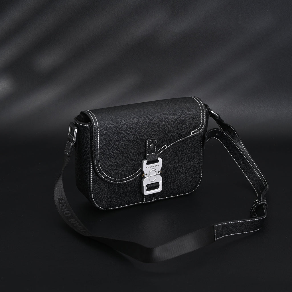 dior-saddle-crossbody-bag-black-grained-calfskin-with-silver-tone-hardware Crossbody