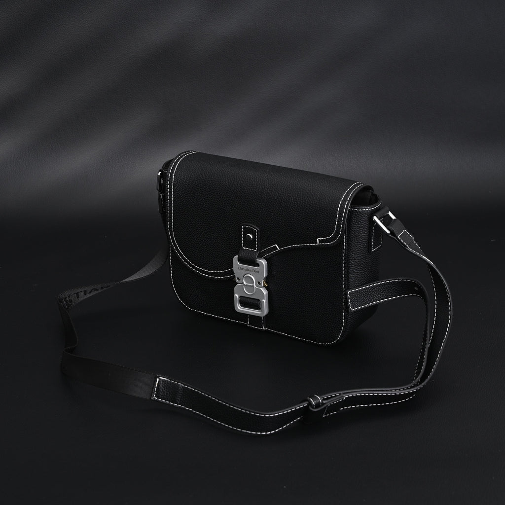 dior-saddle-crossbody-bag-black-grained-calfskin-with-silver-tone-hardware Crossbody