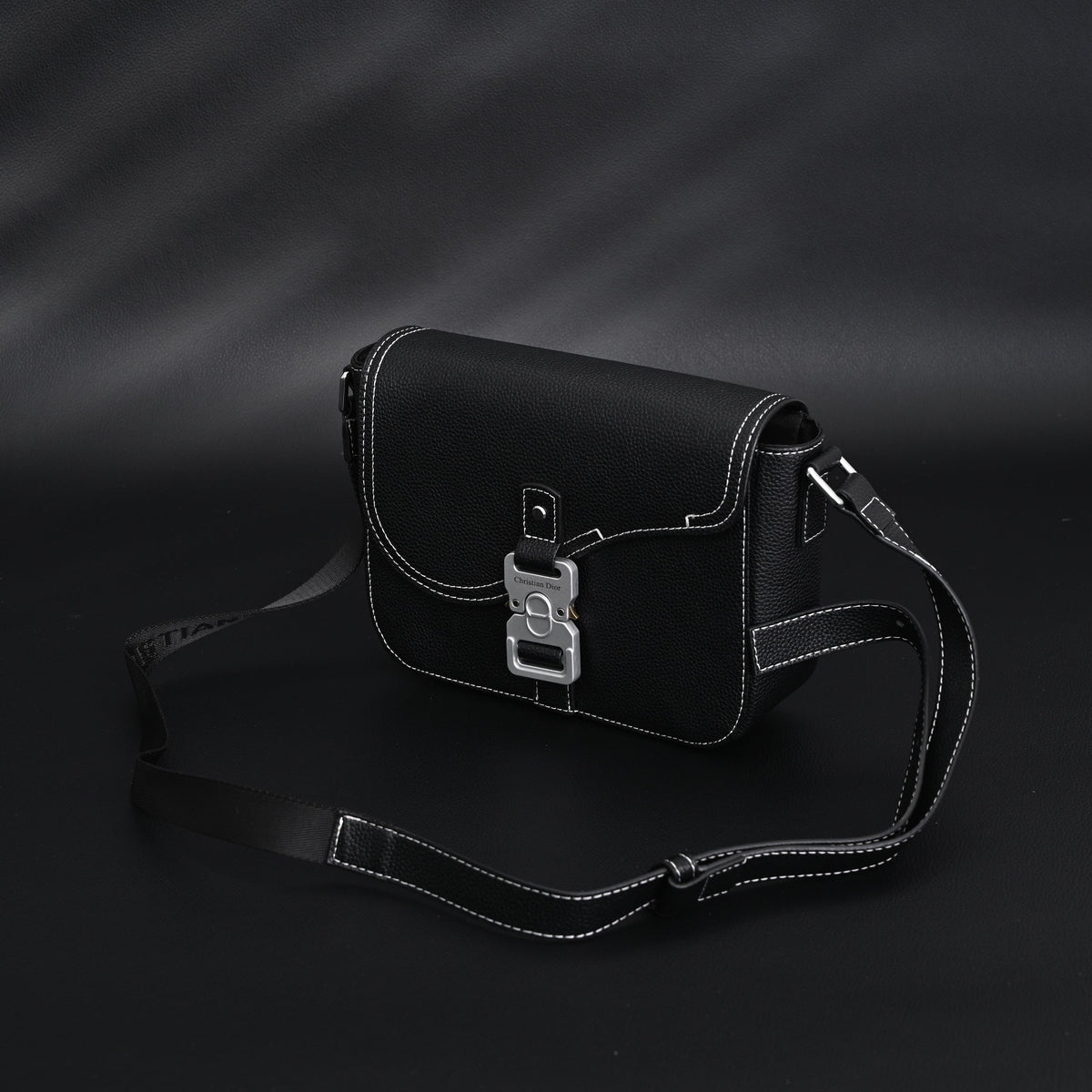 dior-saddle-crossbody-bag-black-grained-calfskin-with-silver-tone-hardware Crossbody