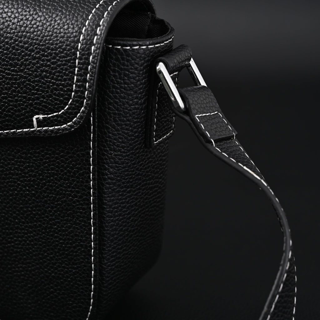 dior-saddle-crossbody-bag-black-grained-calfskin-with-silver-tone-hardware Crossbody