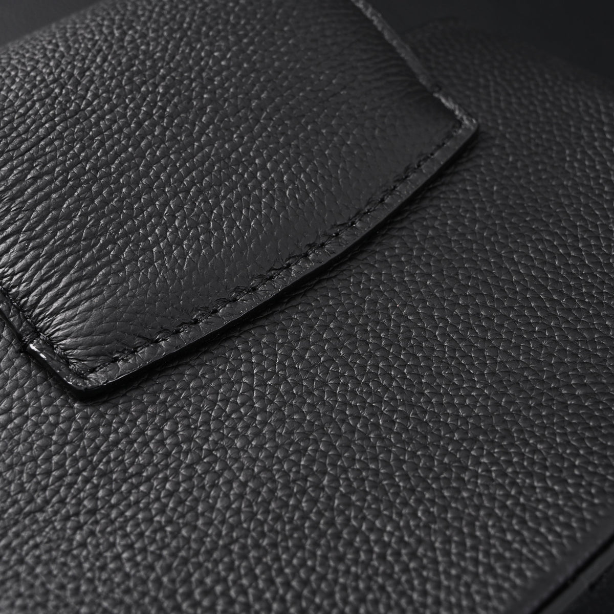 louis-vuitton-black-grain-leather-mini-top-handle-bag-with-chain-strap Handle