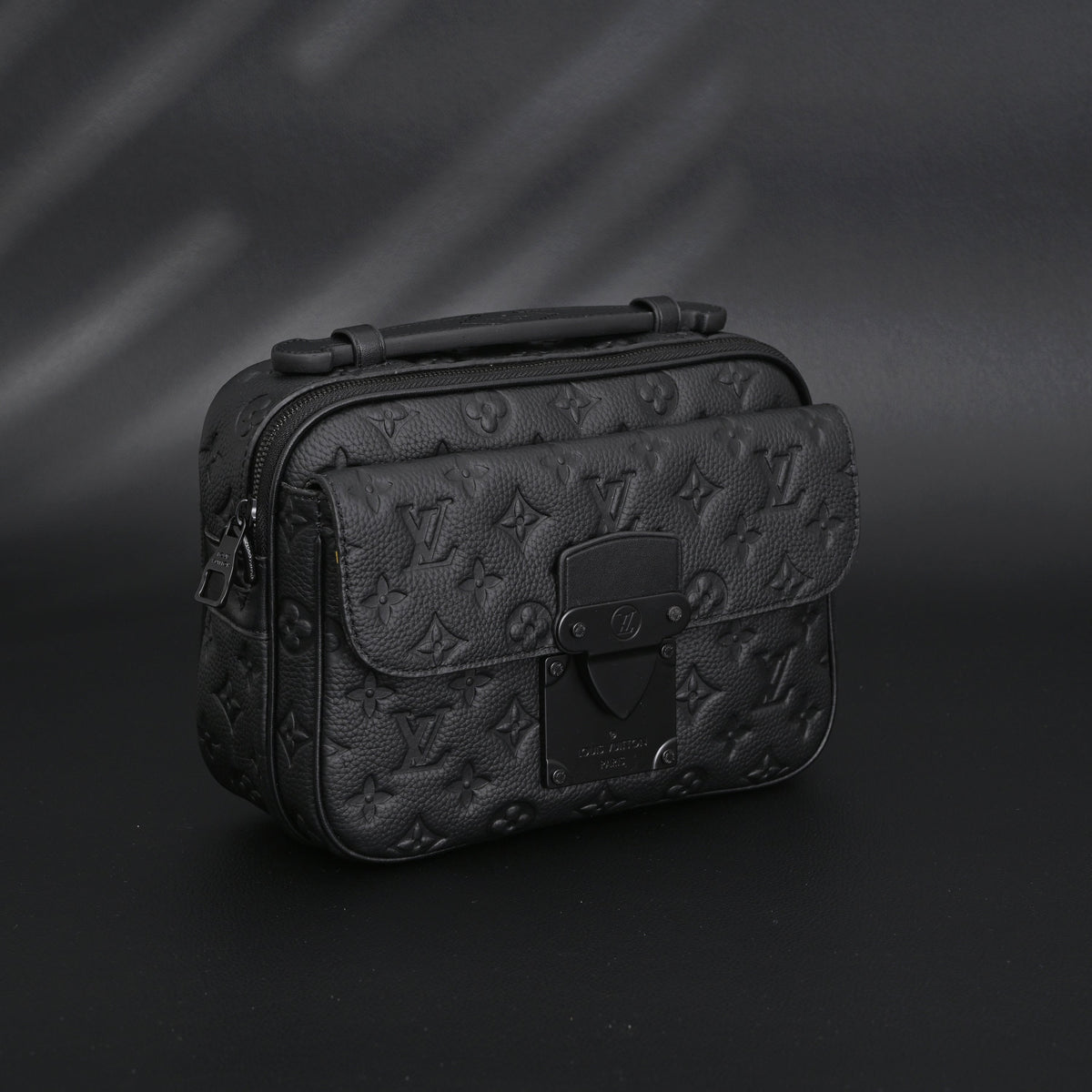 louis-vuitton-capucines-bb-top-handle-bag-black-taurillon-leather Handle