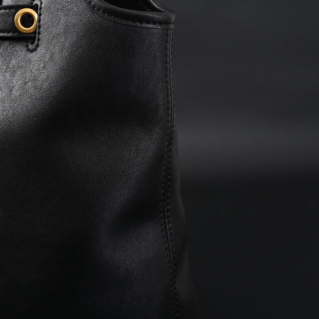 miu-miu-leather-tote-bag-classic-black Tote