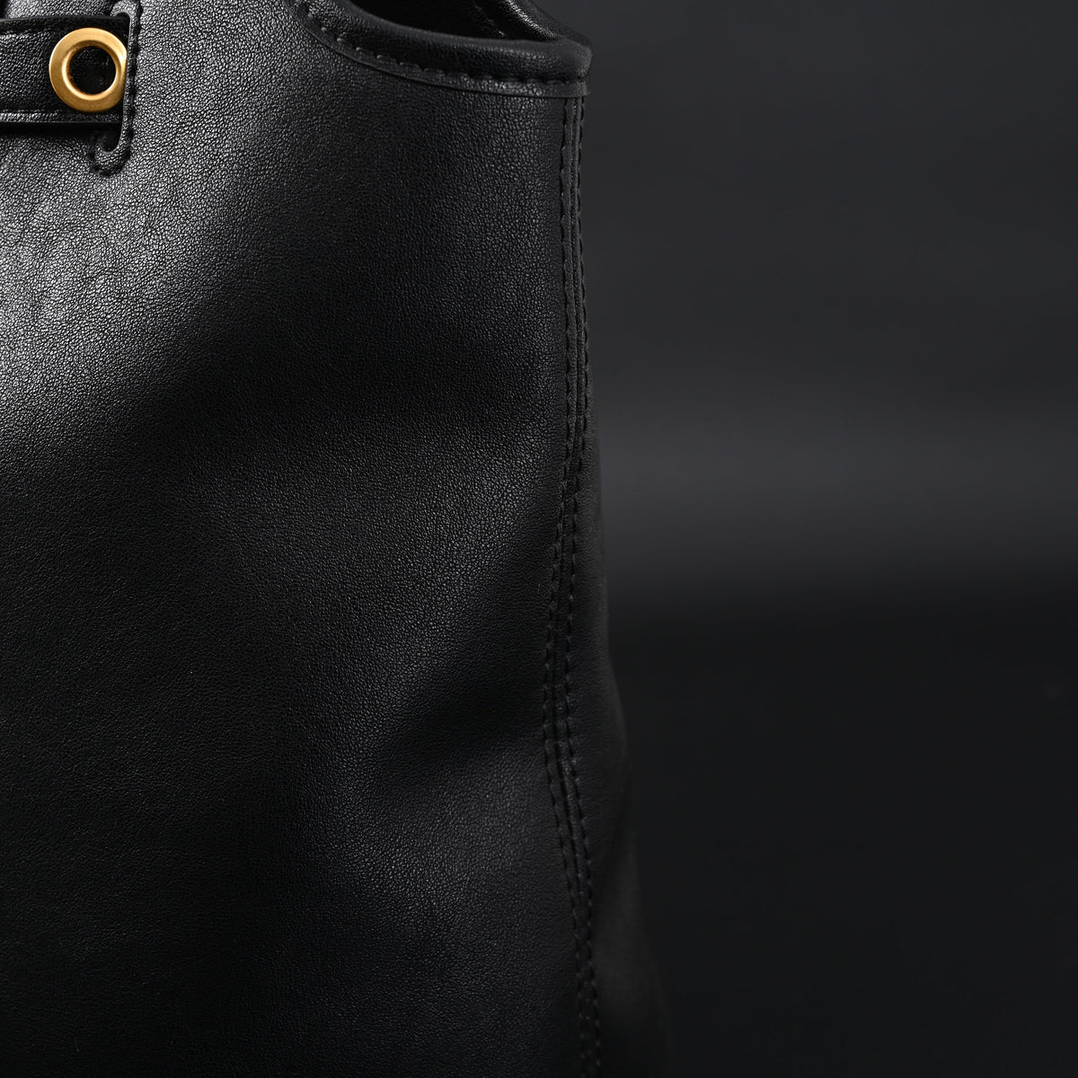 miu-miu-leather-tote-bag-classic-black Tote