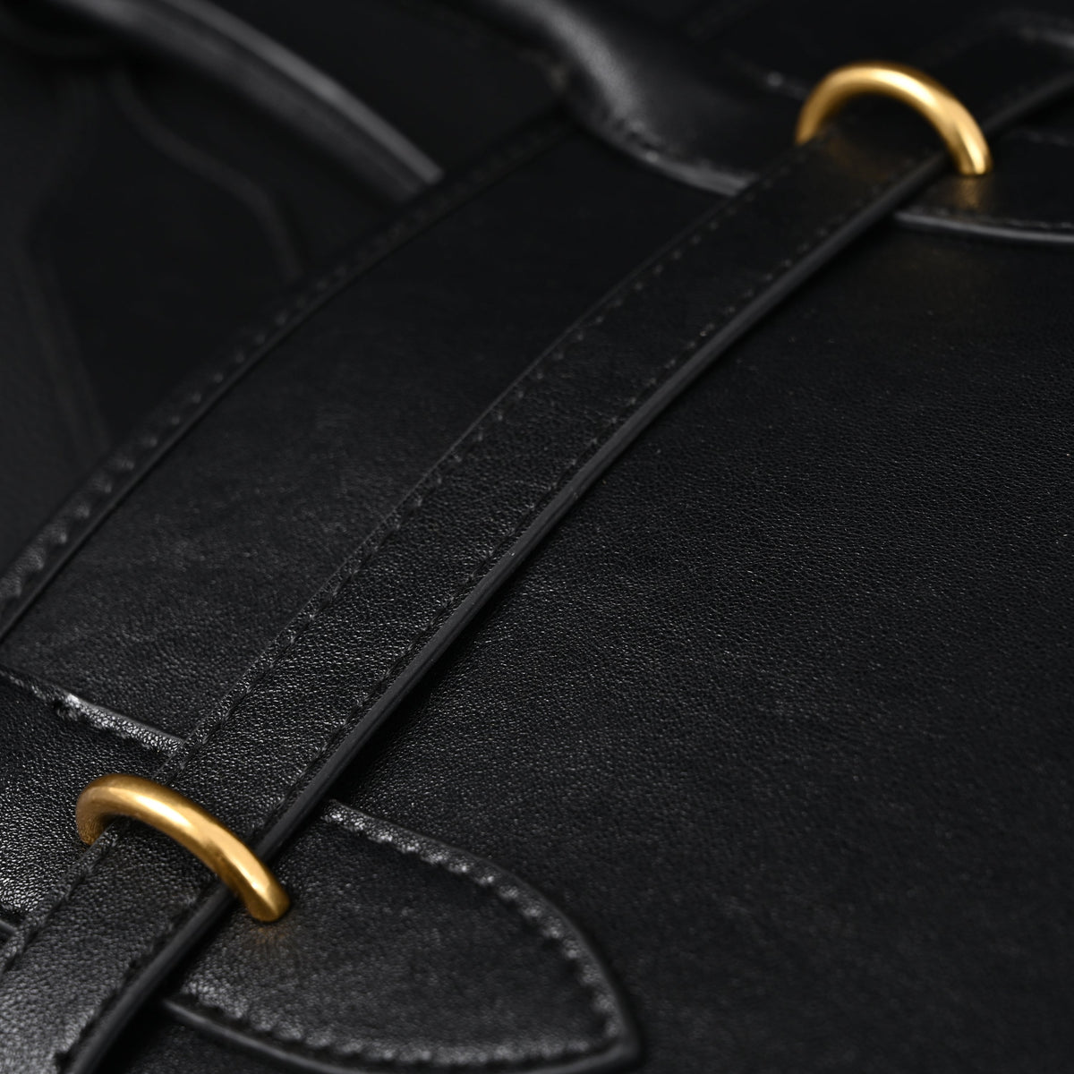 miu-miu-leather-tote-bag-classic-black Tote