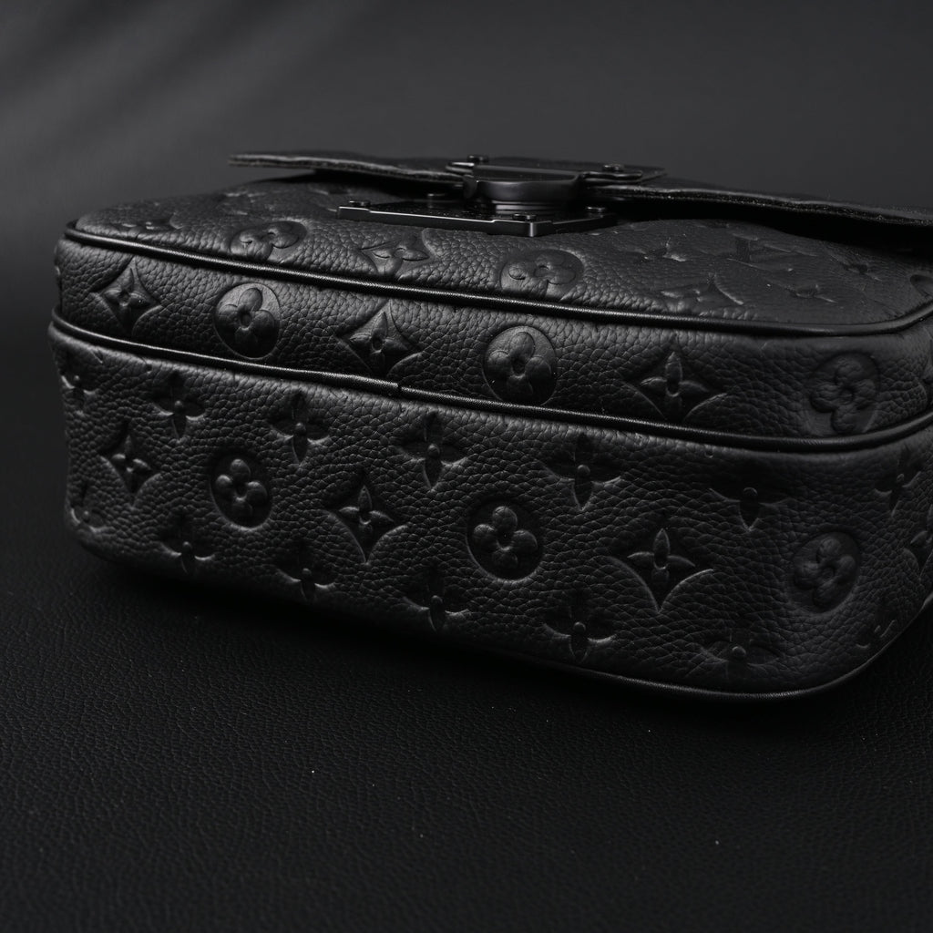 louis-vuitton-capucines-bb-top-handle-bag-black-taurillon-leather Handle
