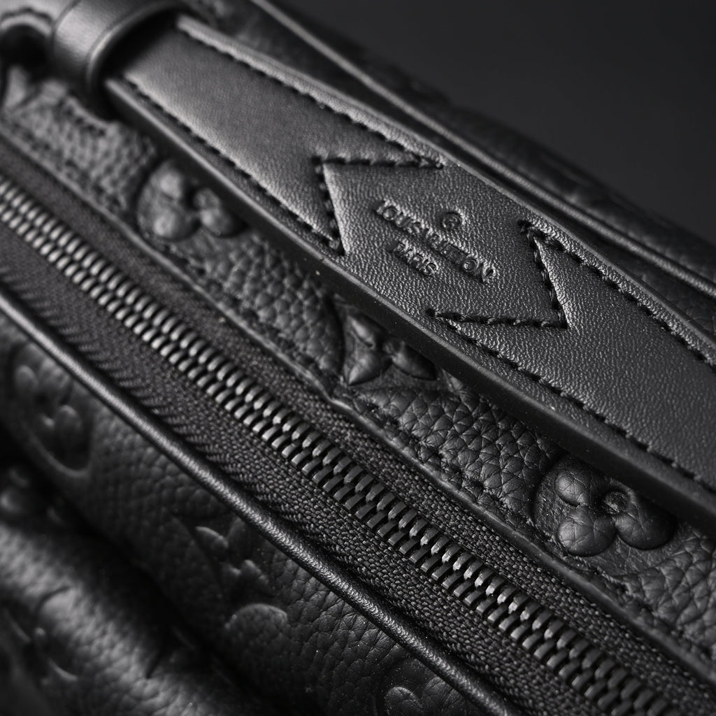 louis-vuitton-capucines-bb-top-handle-bag-black-taurillon-leather Handle