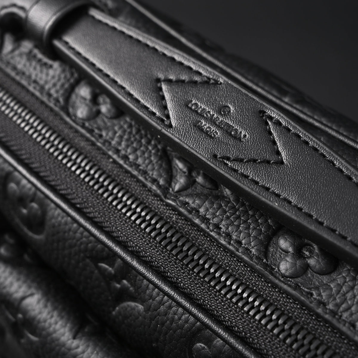 louis-vuitton-capucines-bb-top-handle-bag-black-taurillon-leather Handle