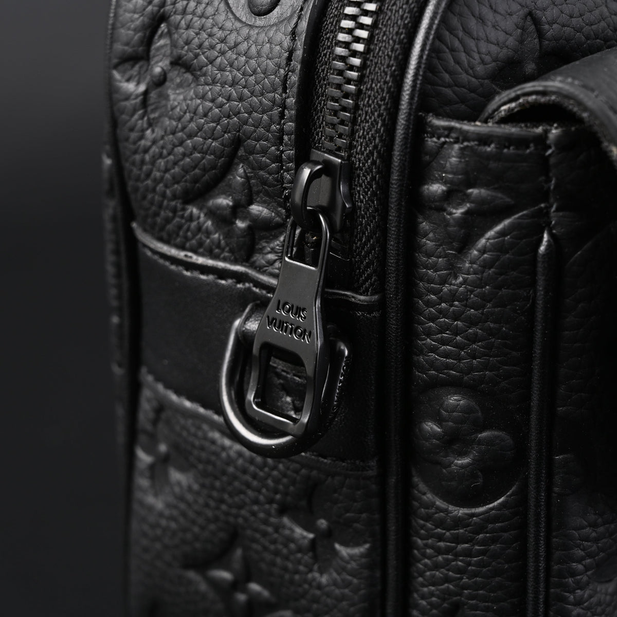 louis-vuitton-capucines-bb-top-handle-bag-black-taurillon-leather Handle