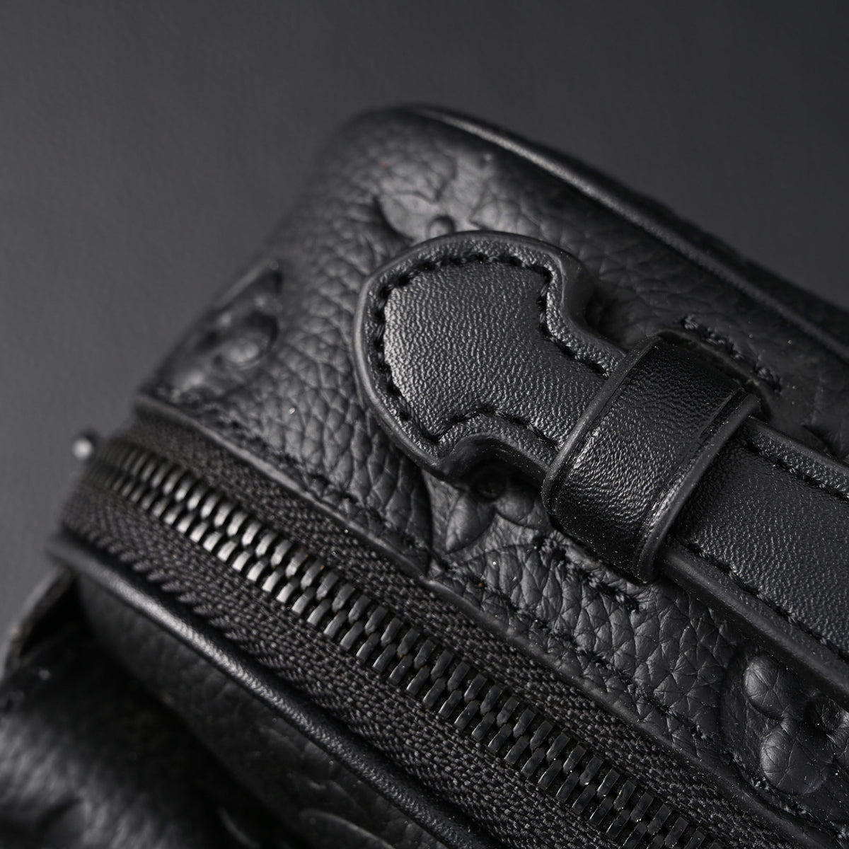 louis-vuitton-capucines-bb-top-handle-bag-black-taurillon-leather Handle