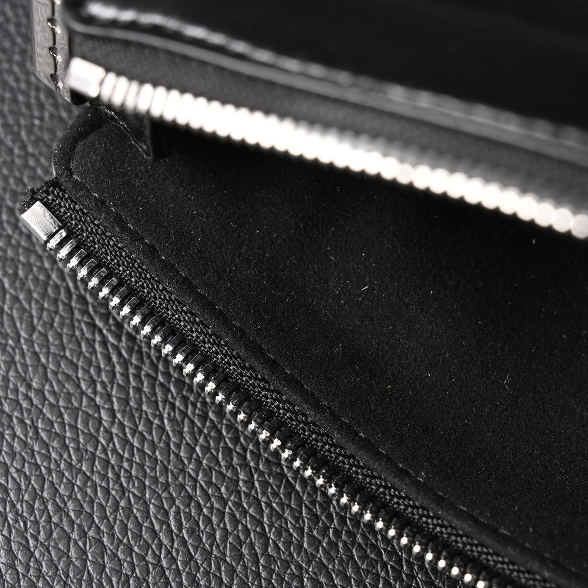 louis-vuitton-soft-trunk-monogram-black-leather-crossbody-bag Crossbody